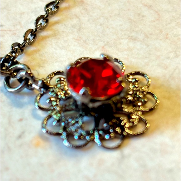 Red/Siam Swarovski Crystal Necklace -NWT - Picture 4 of 8